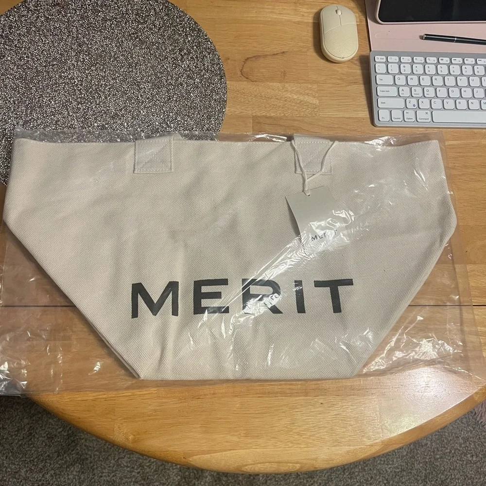 Merit The Everything Cream Bag - Picture 2 of 13
